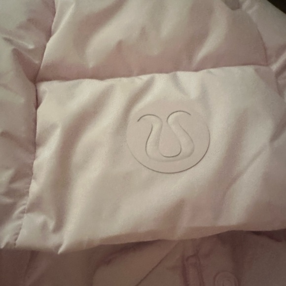 Lululemon wunder puff 600- down fill cropped vest - Picture 2 of 3